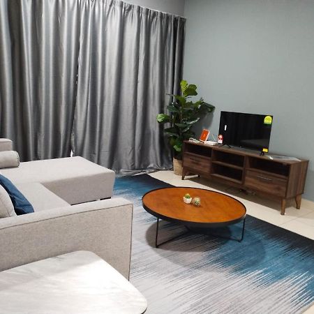 3 Bedrooms Big House Saville Cheras Mrt With Balcony Zewnętrze zdjęcie
