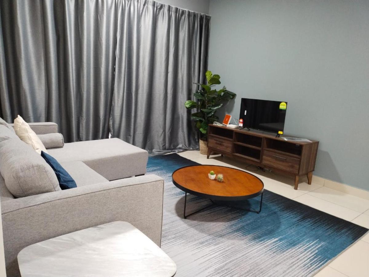 3 Bedrooms Big House Saville Cheras Mrt With Balcony Zewnętrze zdjęcie