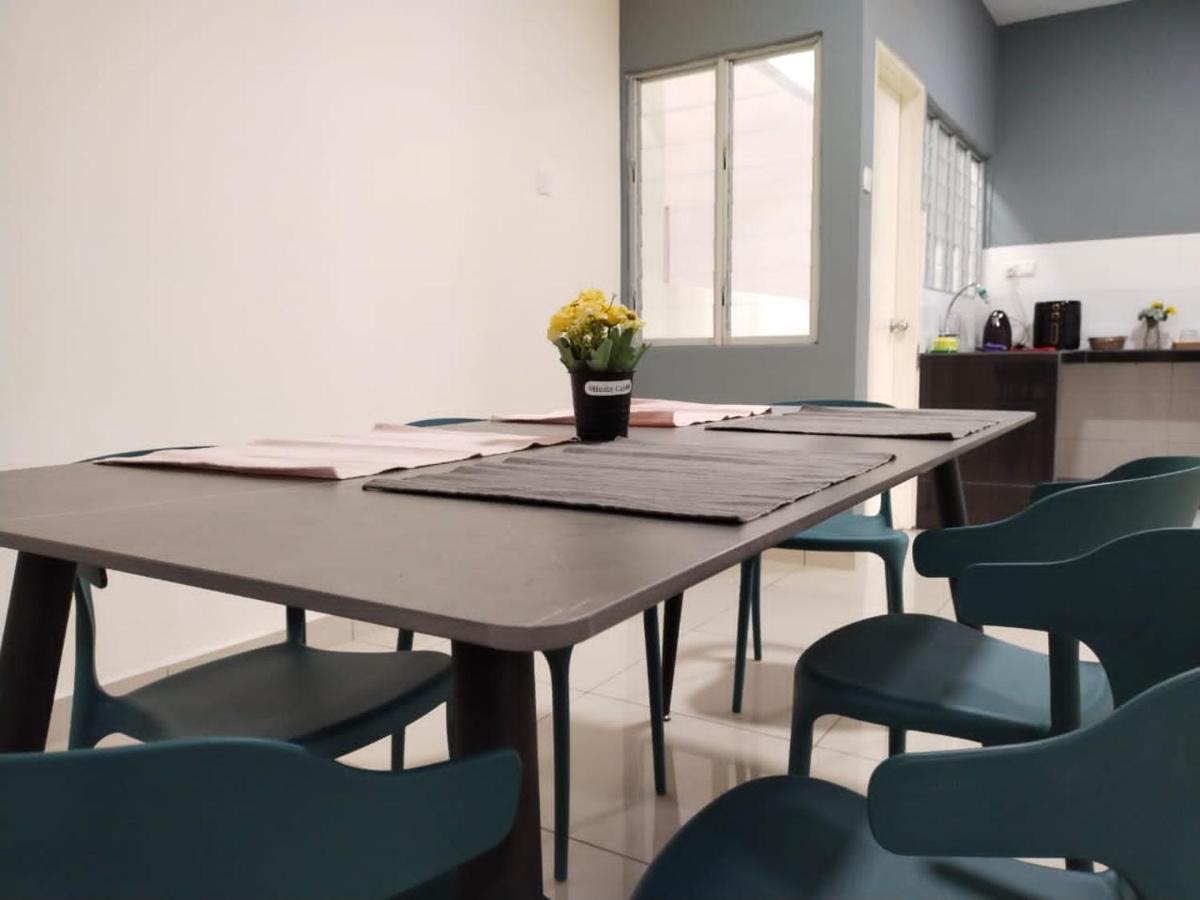 3 Bedrooms Big House Saville Cheras Mrt With Balcony Zewnętrze zdjęcie