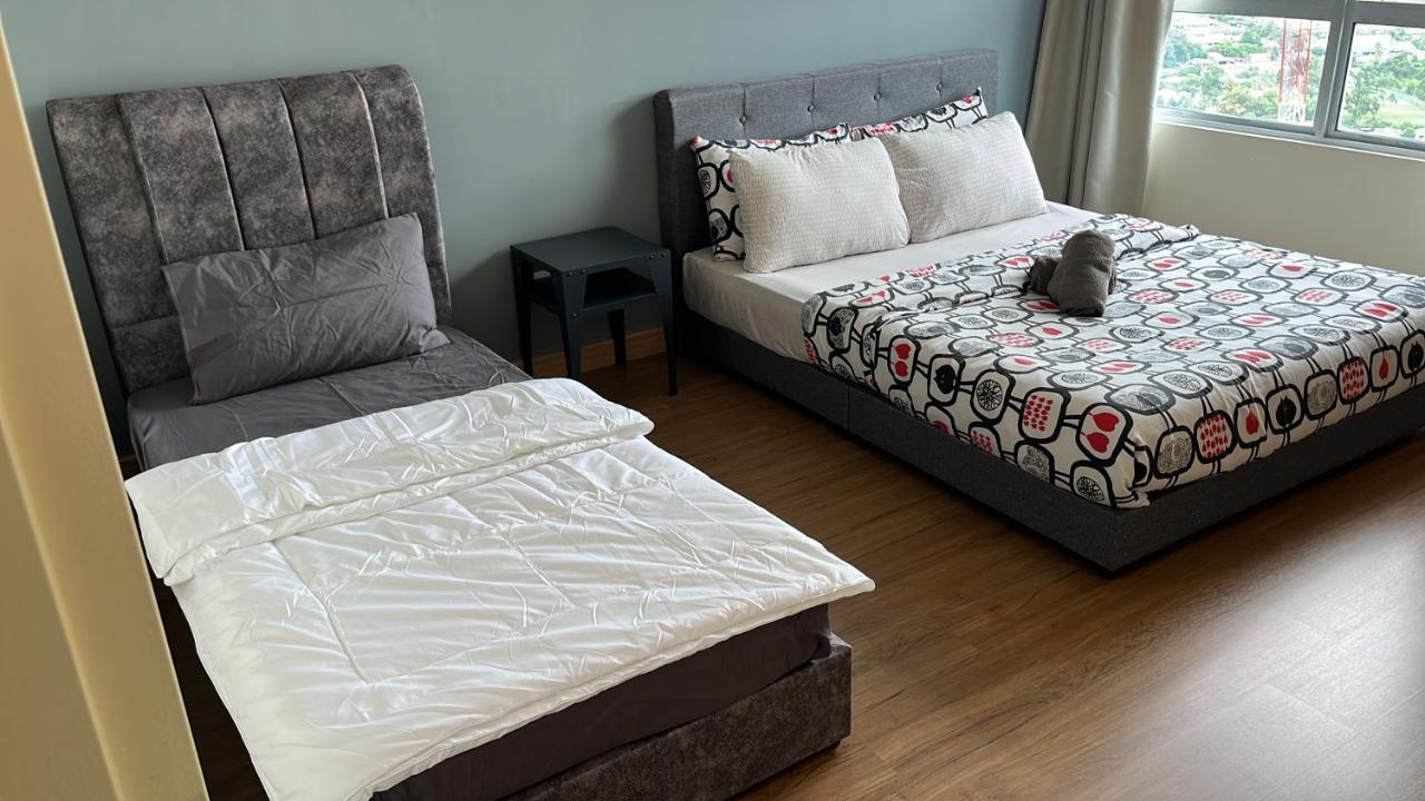 3 Bedrooms Big House Saville Cheras Mrt With Balcony Zewnętrze zdjęcie